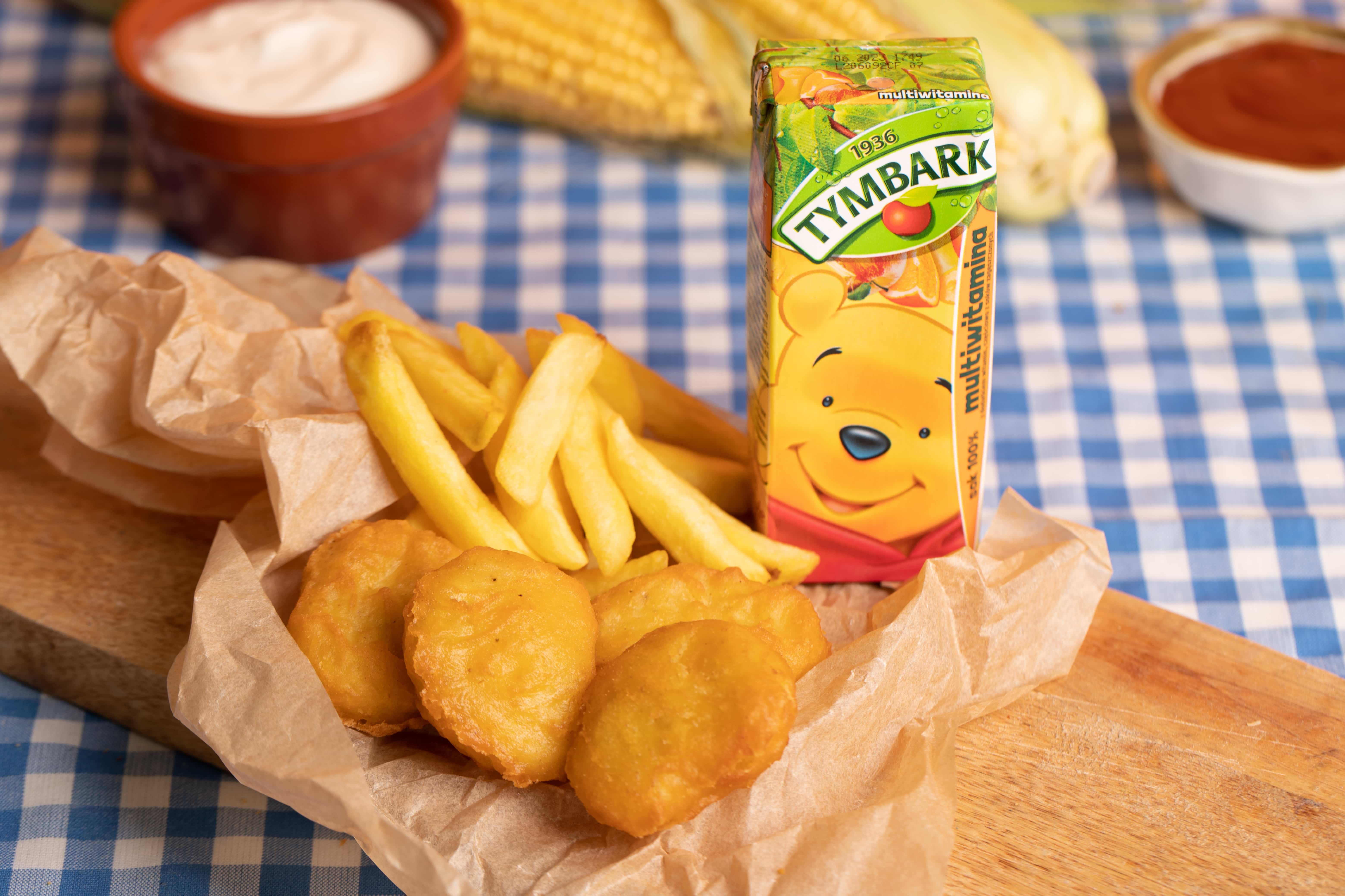 Nugggetsy z frytkami + mały soczek